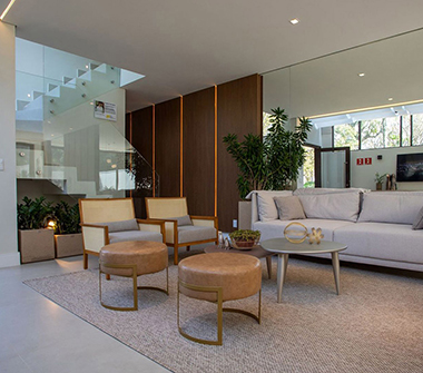 Foto casa modelo decorada sala de estar