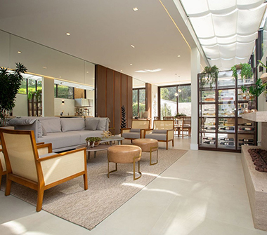 Foto casa modelo decorada sala de estar